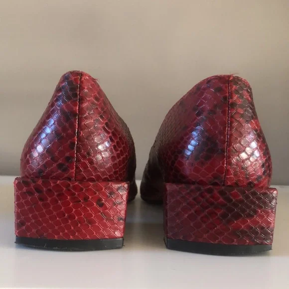 ‼️SOLD‼️L’INTERVALLE red snake skin flats, Size 6 US, Made in Spain. - Picture 9 of 13